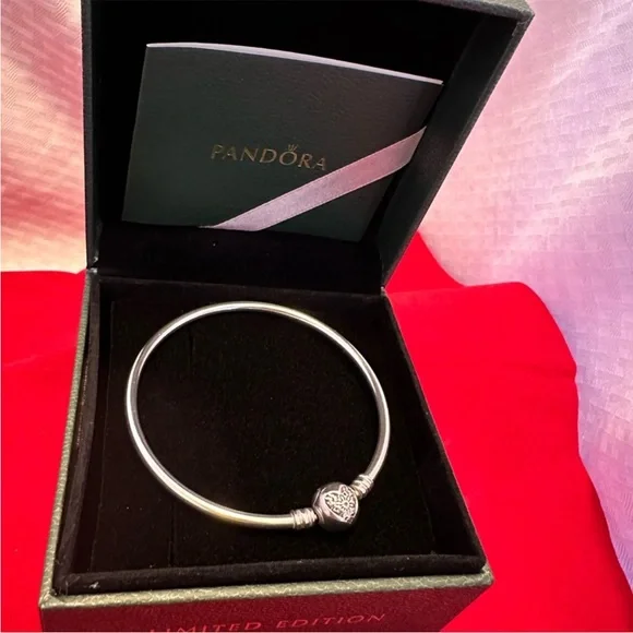 Pandora Bracelet limited edition - Picture 3 of 5